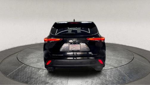 2020 Toyota Highlander LE