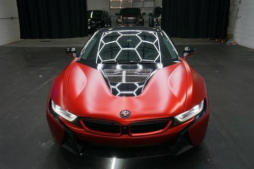 Photo 4 of 43 of 2015 BMW i8 Base
