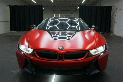 Photo 3 of 43 of 2015 BMW i8 Base