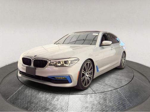 Glacier Silver Metallic 2018 BMW 530e xDrive iPerformance