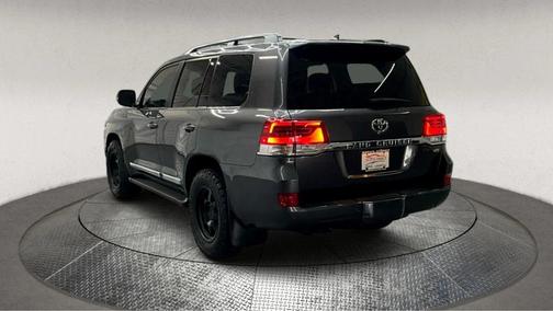 2018 Toyota Land Cruiser V8