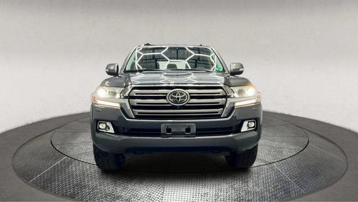 2018 Toyota Land Cruiser V8