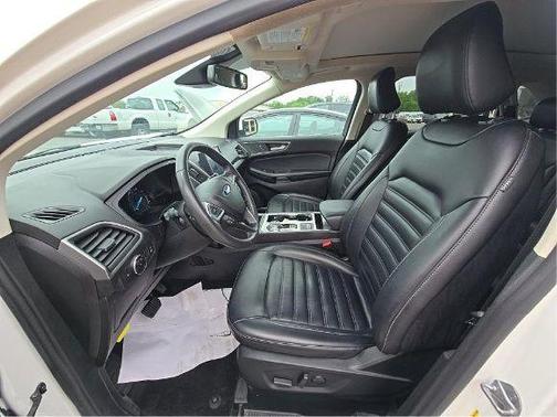 White Metallic 2022 Ford Edge SEL