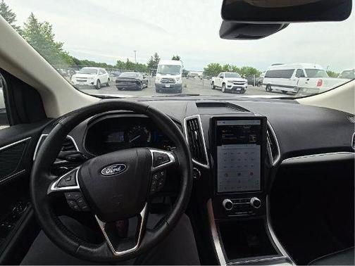 White Metallic 2022 Ford Edge SEL