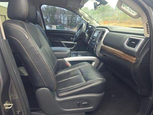 2017 Nissan Titan SL