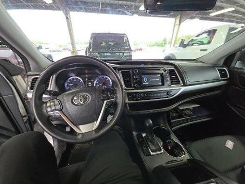 2017 Toyota Highlander LE