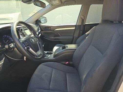 2017 Toyota Highlander LE