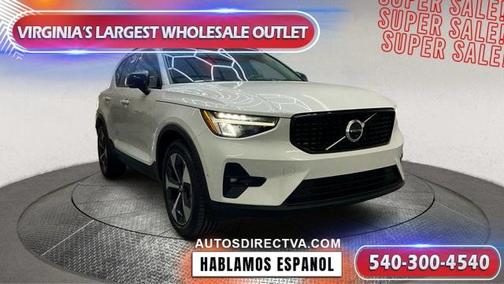 2023 Volvo XC40 B4 Ultimate Dark Theme