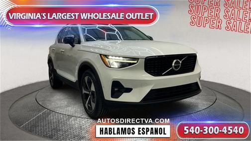 2023 Volvo XC40 B4 Ultimate Dark Theme