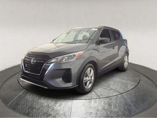 Gun Metallic 2025 Nissan Kicks Play S