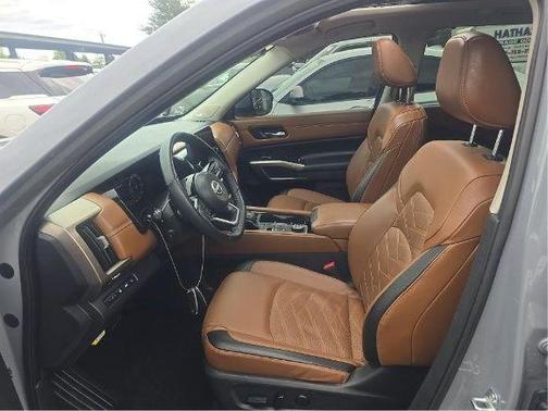 Boulder Gray Pe 2024 Nissan Pathfinder Platinum