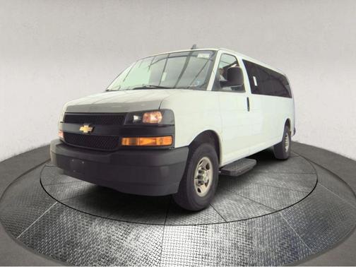 Summit White 2022 Chevrolet Express 3500 LS