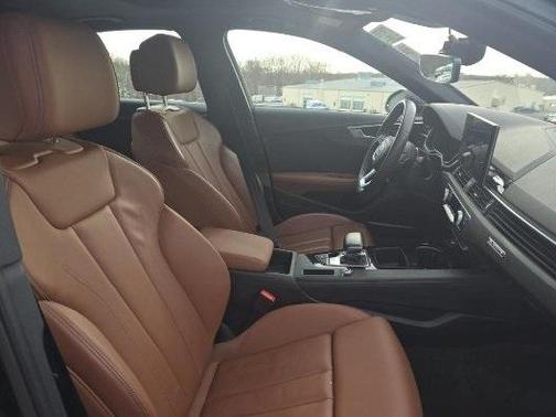 2024 Audi A4 45 S line quattro Premium