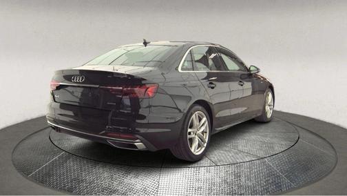 2024 Audi A4 45 S line quattro Premium