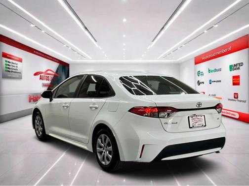 White 2022 Toyota Corolla LE