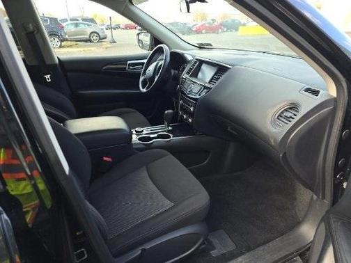 2020 Nissan Pathfinder S