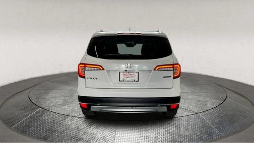 2021 Honda Pilot Touring 8-Passenger