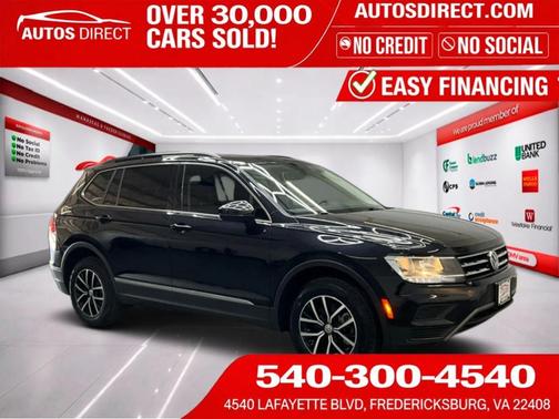 Deep Black Pearl Effect 2021 Volkswagen Tiguan 2.0T SE