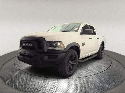 Bright White Clearcoat 2022 RAM 1500 Classic SLT
