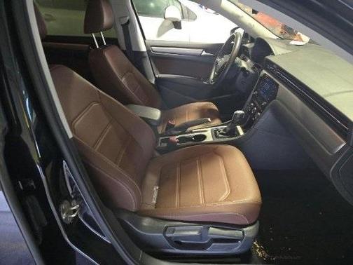 2022 Volkswagen Passat 2.0T SE