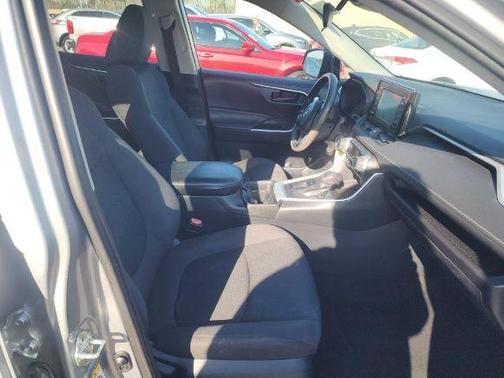 Silver Sky Metallic 2019 Toyota RAV4 LE