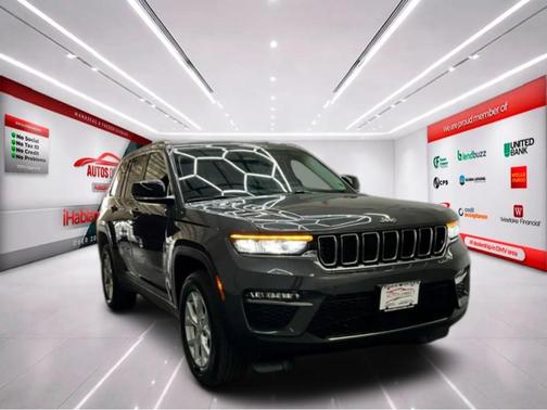 Metallic 2023 Jeep Grand Cherokee Limited