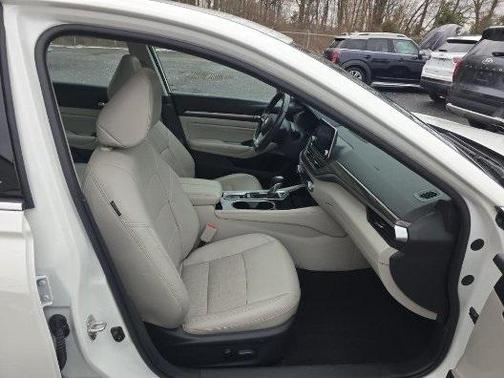 2022 Nissan Altima 2.5 Platinum