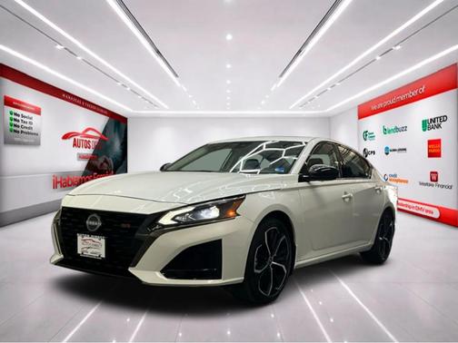 White 2024 Nissan Altima 2.5 SR