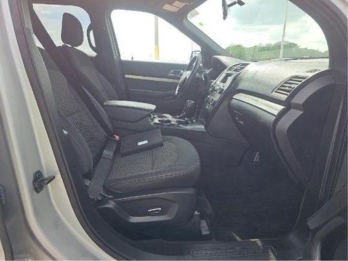 Ingot Silver 2018 Ford Explorer XLT