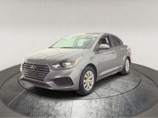 Forge Gray 2022 Hyundai Accent SE