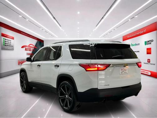 Summit White 2020 Chevrolet Traverse LT Cloth