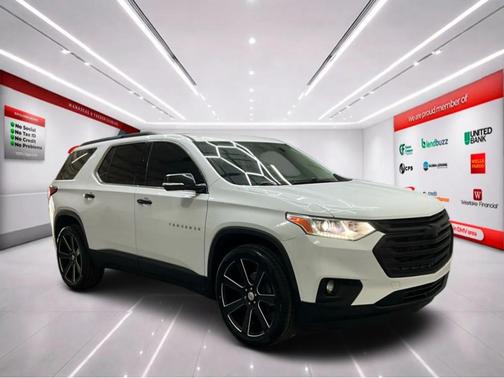 Summit White 2020 Chevrolet Traverse LT Cloth