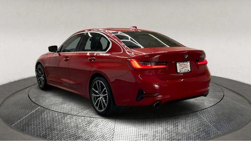 2019 BMW 330 i