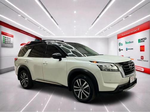 2 Tone White / Black Roof 2023 Nissan Pathfinder Platinum