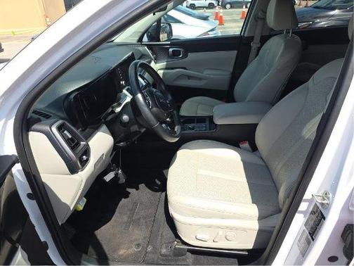 Glacial White Pearl 2022 Kia Sorento S