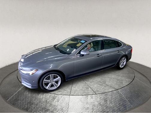 2018 Volvo S90 T5 Momentum