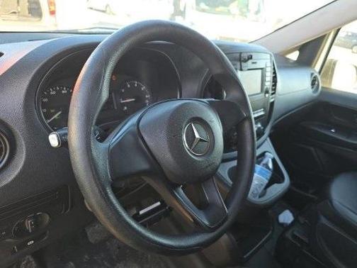2016 Mercedes-Benz Metris Base