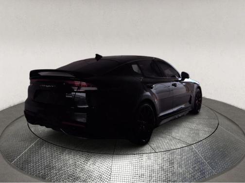 2022 Kia Stinger GT2