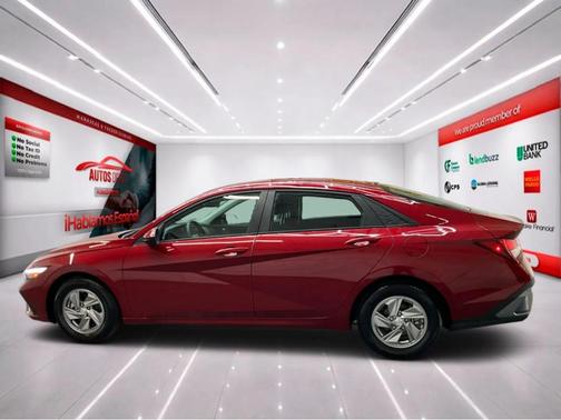 2024 Hyundai ELANTRA SE