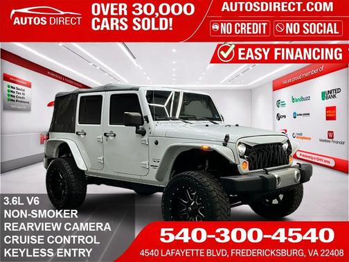 Bright White Clearcoat 2017 Jeep Wrangler Unlimited Sahara
