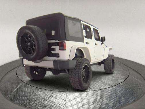 Bright White Clearcoat 2017 Jeep Wrangler Unlimited Sahara