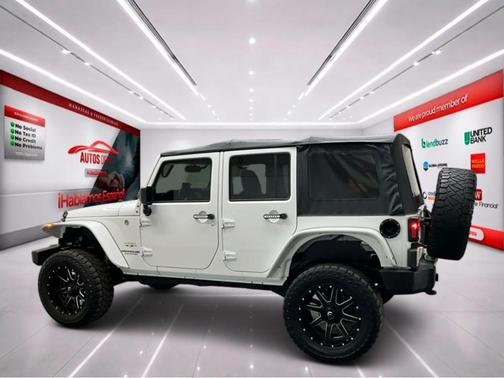 Bright White Clearcoat 2017 Jeep Wrangler Unlimited Sahara