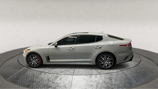 2022 Kia Stinger GT1