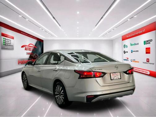 Brilliant Silver Metallic 2023 Nissan Altima 2.5 SV
