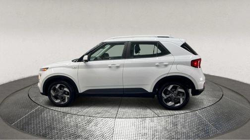 2022 Hyundai VENUE SEL