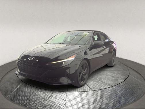 Phantom Black 2022 Hyundai ELANTRA SEL