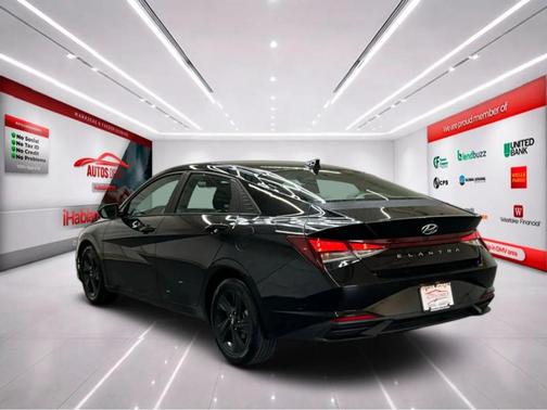 Phantom Black 2022 Hyundai ELANTRA SEL