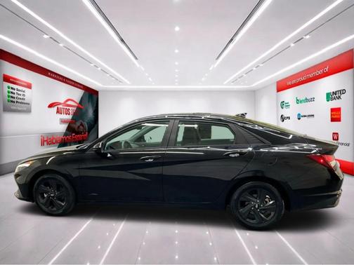 Phantom Black 2022 Hyundai ELANTRA SEL