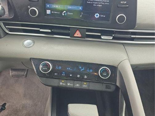 Phantom Black 2022 Hyundai ELANTRA SEL