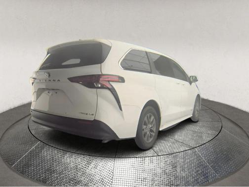 2021 Toyota Sienna LE